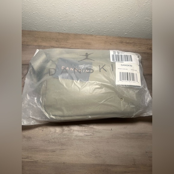 DANSKIN Women's Ella Neoprene Belt Bag, Sage Leaf, Brand New, NWT - Picture 2 of 7